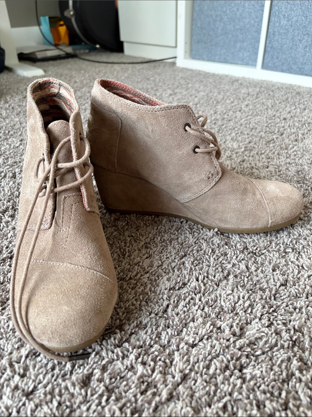 Tom’s Women’s Suede Wedge Ankle Boots - Taupe
